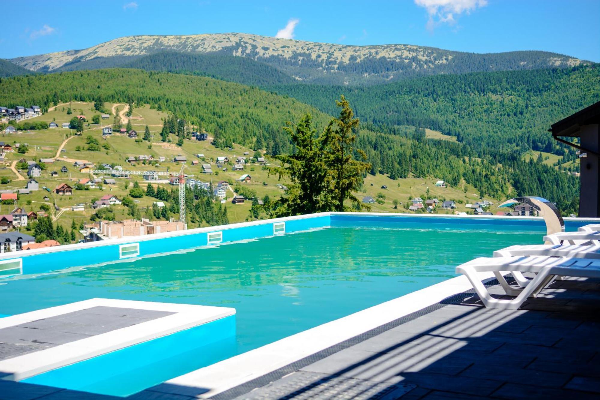 Севеней Готель Bukovel Exteriör bild